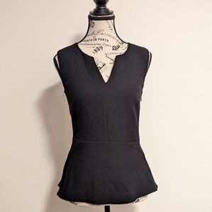 Le Château| NWOT Sleeveless V-Neck Top